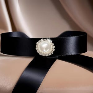 Gothic Pearl Choker Black Satin Ribbon – Lolita Victorian Collar – Dark Academia Necklace Adjustable, Aesthetic Fashion Gift