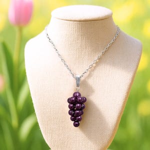 Purple Grape Necklace for Women, Handmade Retro Statement Jewelry, Wine Lover Gift, Nature-Inspired Beaded Choker, Chunky Fruit Pendant