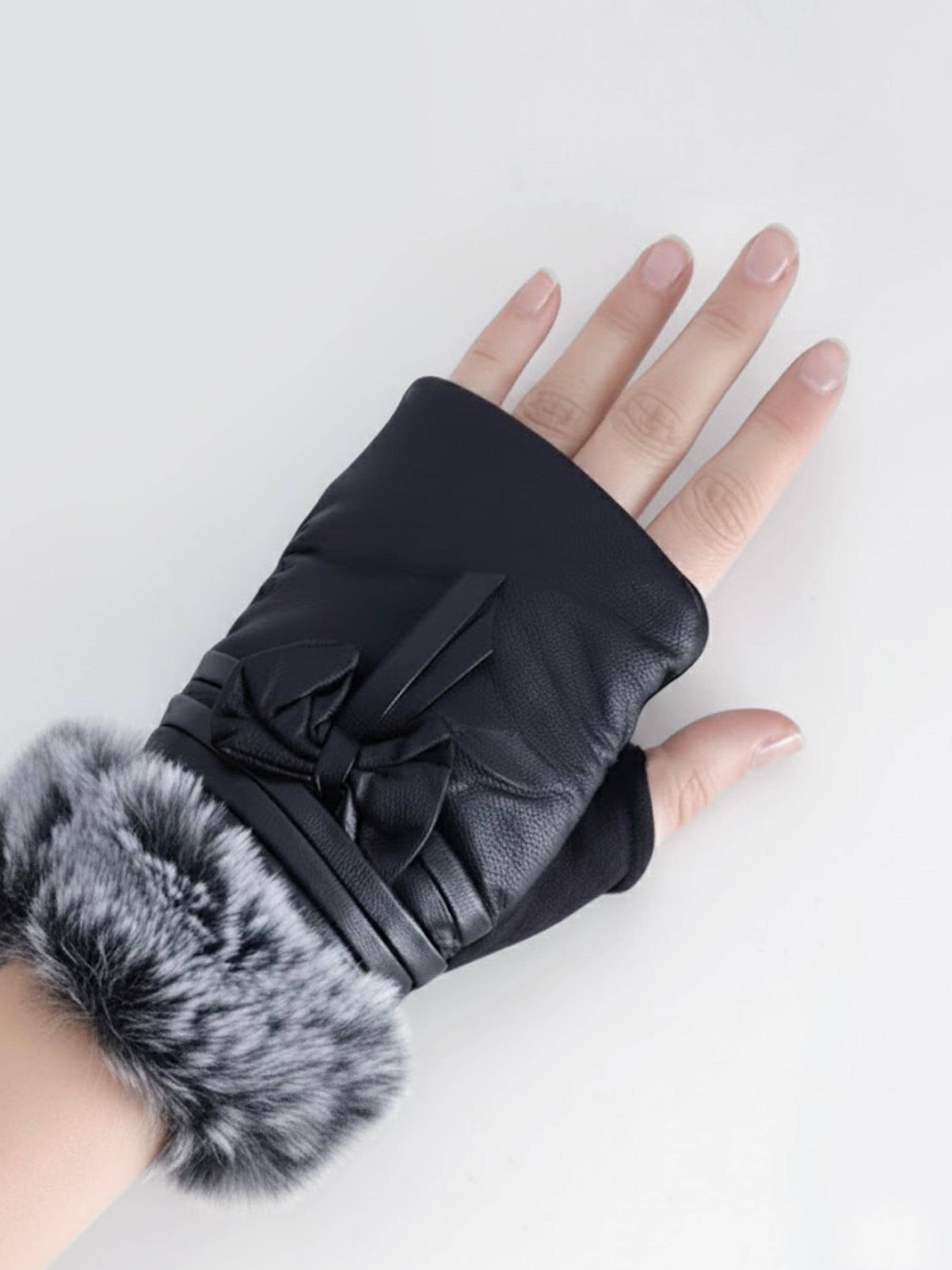 Chanel gloves - Etsy 日本
