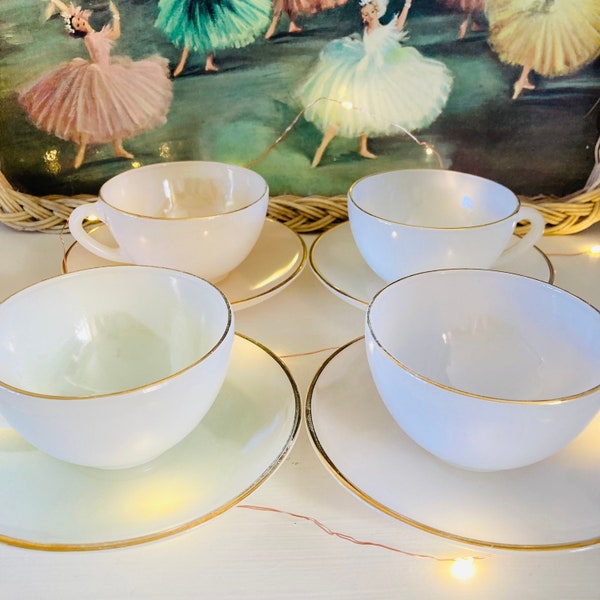 Arcopal France Harlequin Pearlescent Small Coffee/Tea Cups And Saucers, Set Of 4 Vintage French Demi Tasse Coffee Cups.