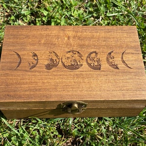 Moon phase wood box/Moon phase stash box/keepsake box/tarot card box