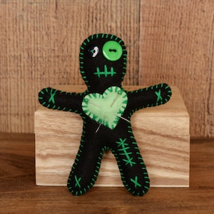 Voodoo doll/voodoo patch doll/Black and green