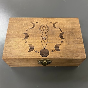 Moon goddess wood box/Moon goddess  stash box/keepsake box/tarot card box