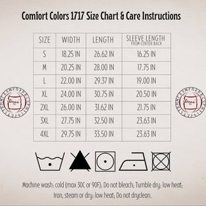 K&ouml;nnte beinhalten: Gr&ouml;&szlig;entabelle und Pflegehinweise f&uuml;r Comfort Colors 1717 T-Shirts. Die Tabelle zeigt die Gr&ouml;&szlig;en S bis 4XL mit den entsprechenden Ma&szlig;en f&uuml;r Breite, L&auml;nge und &Auml;rmell&auml;nge in Zoll. Die Pflegehinweise umfassen Maschinenw&auml;sche kalt, Trocknergeeignet bei niedriger Temperatur und B&uuml;geln bei niedriger Temperatur.