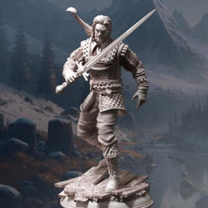 Male Human Ranger // Hunter of the Forest // Swordsman Archer // Dnd Mini
