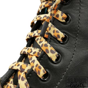 Super Leopard Laces, beige and brown in fabrics, handmade in Quebec. Plastic tips. Dr Martens, Converse, Vans, gift, animals