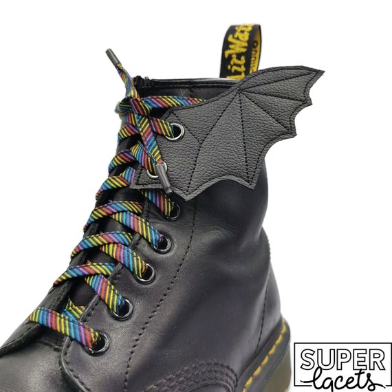 Alas de murcielago de piel sintetica negra para zapatos. Dr. Martens Converse Vans. Regalo para todos. Decoracion complementos Roller Derby Etsy Mexico