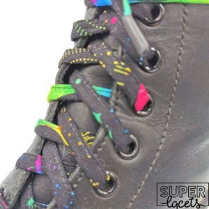 Super Rainbow Moon-Stoffschnürsenkel, handgefertigt in Quebec. Plastifizierte Spitzen. Dr. Martens, Converse, Rainbow LGBTQI Pride Pride Bild 4