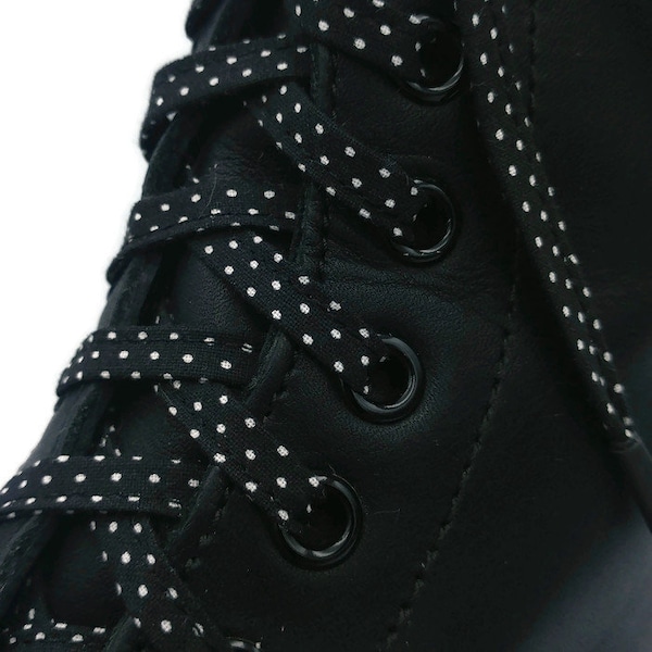 Super laces with mini white polka dots on a black background in fabrics, handmade in Quebec. Plasticized tips, Dr Martens, Converse, Vans