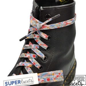 Super Laces Ferns and fabric flowers, handmade in Quebec. Plasticized tips. Dr Martens, Converse, Vans, women's gift, summer Large 8 trous /54"