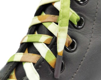 Super Camouflage Laces in fabrics, handmade in Quebec. Laces camo, green, Plastic tips. Dr Martens, Converse, Vans, hunting