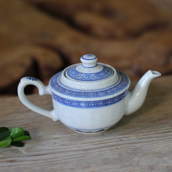 antique floral Asian tiny small blue porcelain tea pot vintage unique rare flowers leaves antique collectible white kitchenware pot