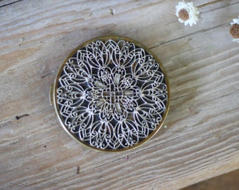 Antique silver rounded make up compact distressed mirror vintage cosmetics powder storage filigree kaleidoscope