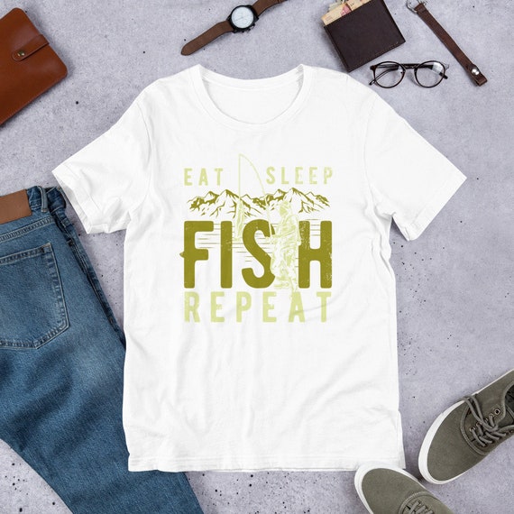  Funny Keeping It Reel Fishing Jumping Fish Hook Fisherman  T-Shirt : Clothing, Shoes & Jewelry