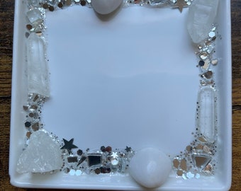 Plat/porte-bijoux en cristal de quartz, plateau glam, support de sauge, vanité, rangement de maquillage, décoration intérieure, fourre-tout, paillettes blanches et argentées