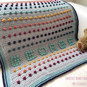Smarties Bommel Namensdecke - jeder Name kann zu dieser modernen personalisierbaren Häkeldecke von Melu Crochet hinzugefügt werden für Junge/Mädchen/Baby/Kleinkind/Haustier