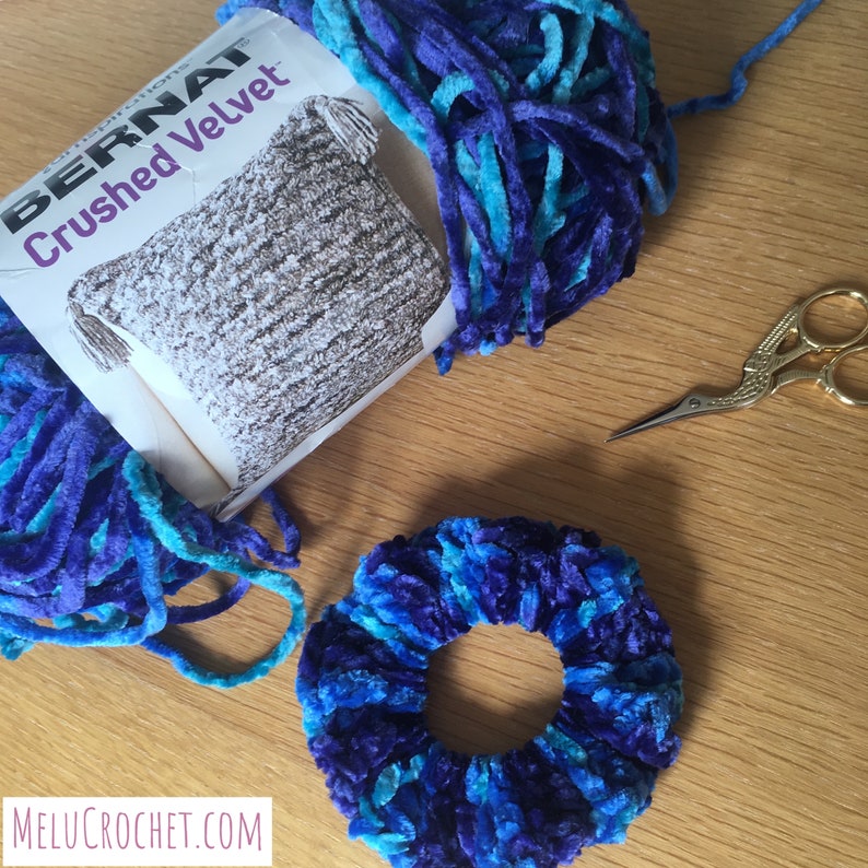 Easy Scrunchie Pattern by Melu Crochet image 5