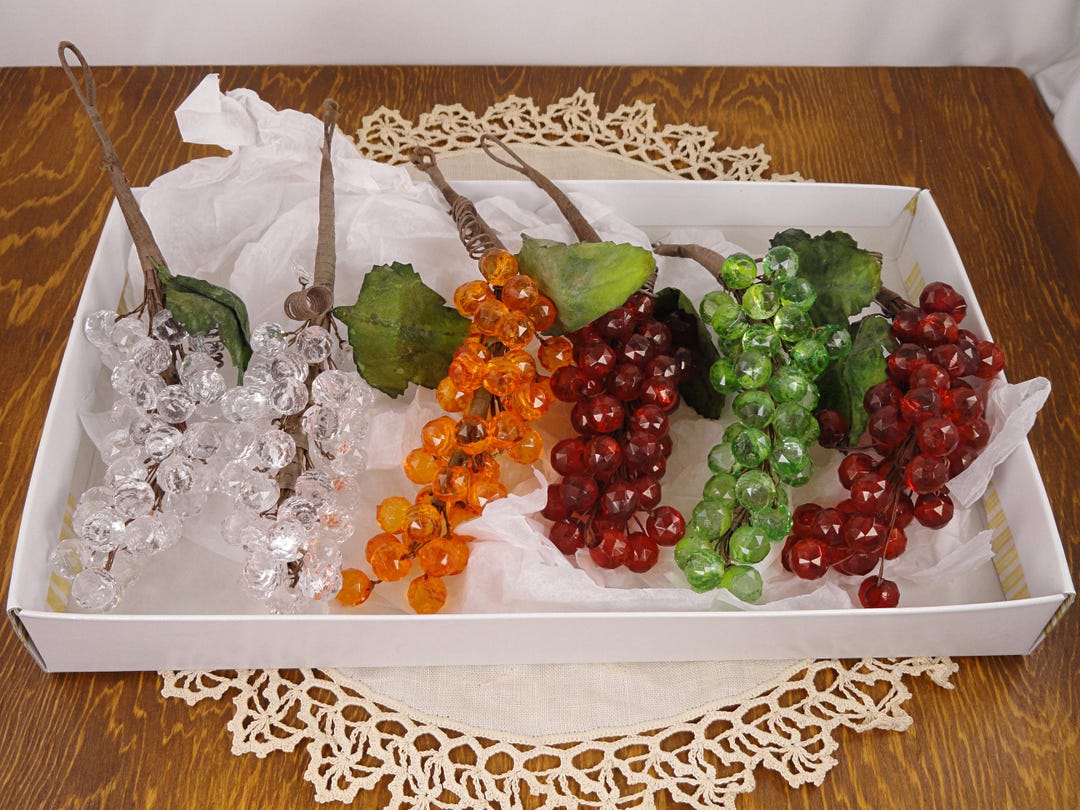 CHOICE: Retro 1960's Acrylic Plastic Lucite Hanging Grape Cluster Bunch ...