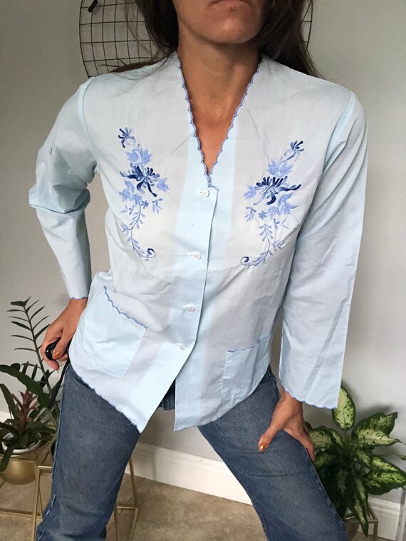 Vintage cotton baby blue button-up blouse with dar