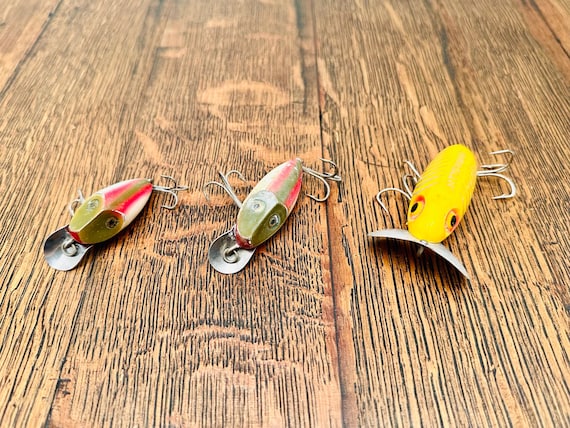 classic fishing lure Vintage Angler's Collection 3 Classic Fishing Lures for Freshwater and  Saltwater Enthusiasts