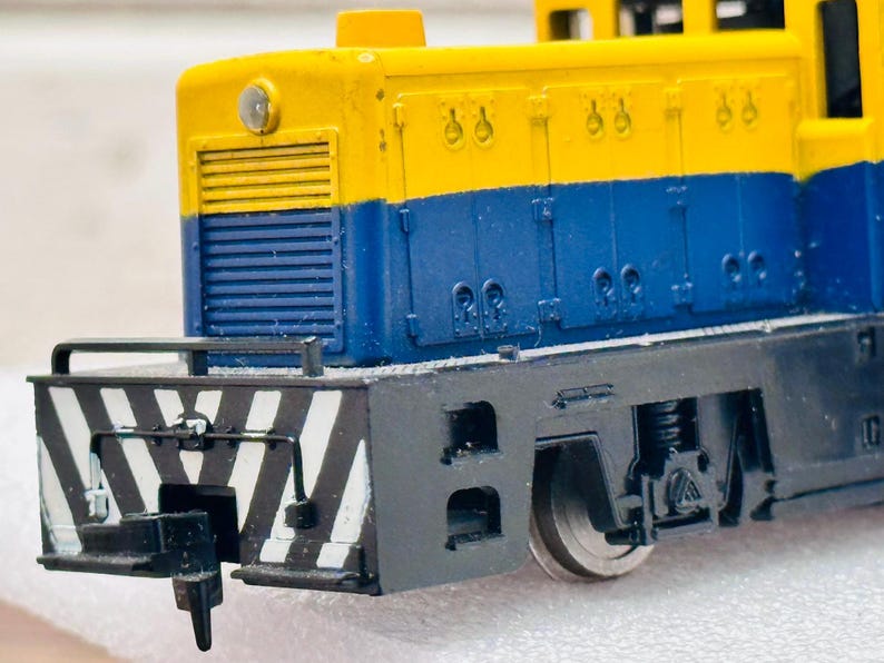 Vintage AHM ATSF 360 Diesel Switcher Engine for Model Train Restoration ...