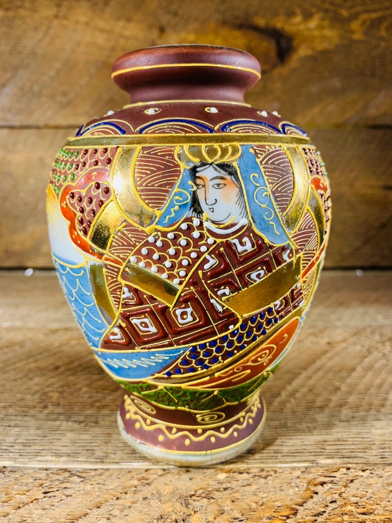 Vintage Gold Castle Chikusa Hand-painted Japanese Porcelain Vase