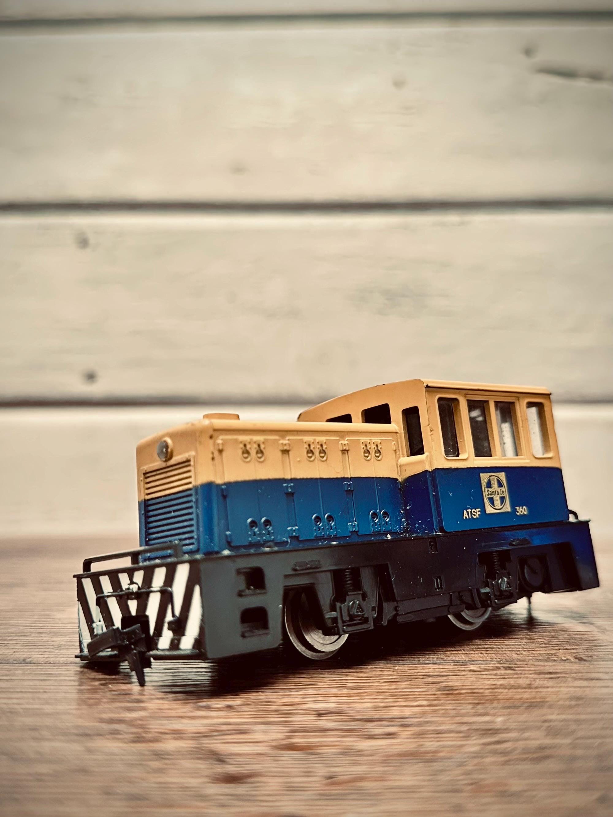Vintage AHM ATSF 360 Diesel Switcher Engine for Model Train Restoration ...