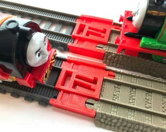 Trainlab adapters compatible with trackmaster (gray 2014) and old trackmaster (brown 2009) train tracks (2pc)