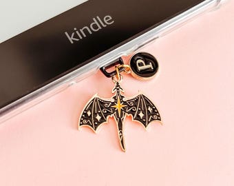 Kindle Charm Drache · Personalisierter Dust Plug mit Initiale · Fantasy Kindle Zubehör · Geschenk für Leseratten