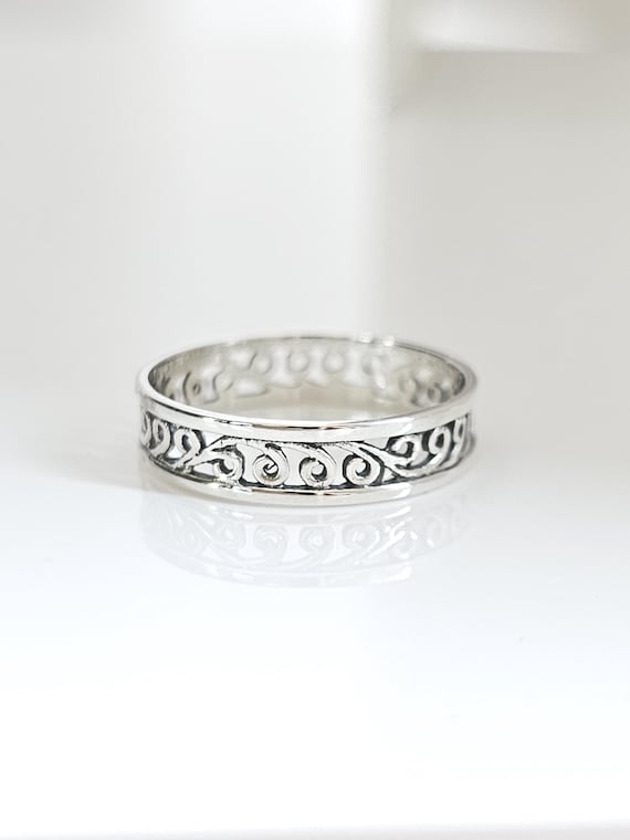 Sterling Silver Dainty Swirl Ring, Minimalist Ring for Women 