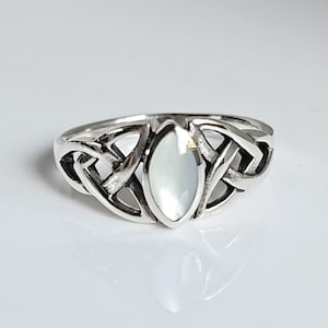 Sterling Silver Mother of Pearl Celtic Ring, Natural Stone Ring for Women, Stack Ring, Pointer Ring, Anniversary Ring, Gift for Her