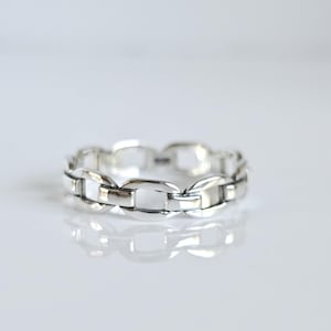Sterling Silver Dainty Chain Ring For Women, 925 Thumb Ring for Women, Silver Stacking Chain Ring, Stack Ring, Women&#39;s Silver Ring
