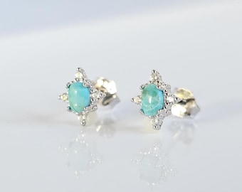 Pendientes de plata de ley con turquesa y estrella: delicados detalles de circonita cúbica, ideas para regalar.