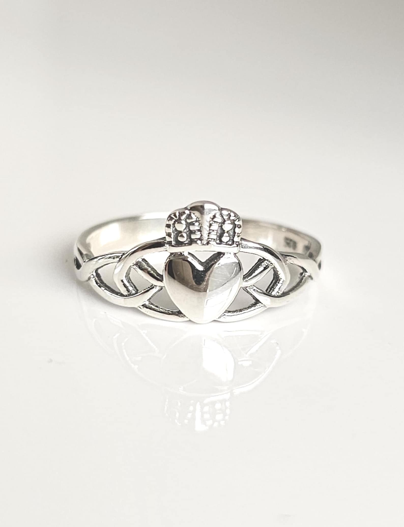 Sterling Silver Claddagh Ring, Minimalist Ring for Women, 925 Claddagh Ring, Friendship Ring, Gift for Her