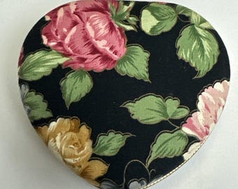 VTG Stoff Bezogen Herzform Hard Case Reise Schmuckschatulle w / Beutel 4,5 "X 4,25."