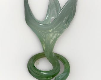 Vintage Mid Century mundgeblasenes Grün & klarer Wirbel Glass Trompetenvase 6 ""