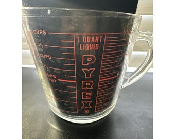 Misurino in vetro Pyrex vintage da 4 tazze (32 oz) con scritte rosse e manico a D