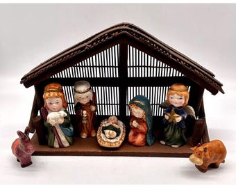 Elements Christmas Nativity 8 Piece Ceramic Set With Wooden Stable 2007 New