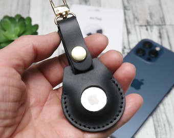 Porte-clés AirTag en cuir noir fait main, support personnalisé avec gaufrage personnalisé, porte-clés Airtag avec logo - Cadeau parfait pour des amis hommes