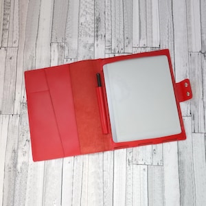 Custodia in pelle rossa personalizzata compatibile con Remarkable 2, portapenne, custodia a libro per Remarkable 2 per uomo e donna con stampa argentata in rilievo, regalo