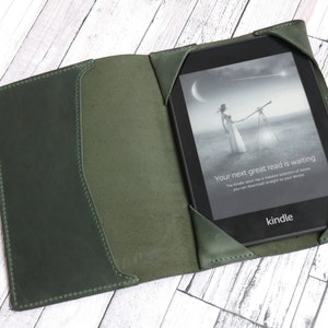 Green Crazy Horse Leather Kindle Case 11th gen 2021 or 2022/ 10th 2018/ 7th 2015/ 6th 2013/ 5th 2012, Kindle Paperwhite Cover Custom E-eader