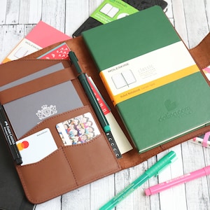 Grote Moleskine-notitieboekomslag, gepersonaliseerde leren dagboekomslag voor Moleskine Classic / Cahier / Volant 5 x 8,25 inch, Moleskine-houder