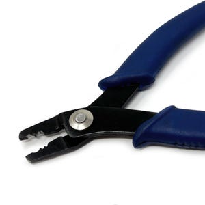 Bead Crimping Pliers for Attaching Bead Crimps Tubes to Beaded Jewellery Crimper