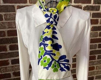 Vintage Vera Neumann sidenscarf: Moderat blomvastryck, handrullade kanter