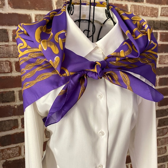 Vintage Equestrian Style Scarf, Luxurious Purple Women's Square Scarf Classic Chain-Link Design Neck Scarf Bandana