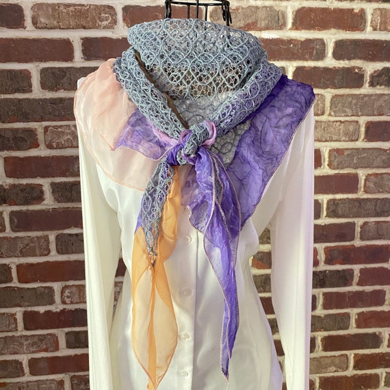 Vintage Coquet Ruffle Scarf. Open Weave Knit Scarf, Triangle Shape with Purple and Peach Ruffle Border, Renfair Wench Accessory