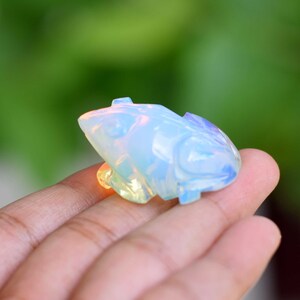 Najlepiej sprzedający się ręcznie rzeźbiony opal kamień ŻABA figurka prezent na szczęście amulet dekoracja świąteczna wystrój domu idealny prezent prezent opal