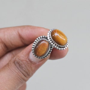 Handmade Tiger&#39;s eye gemstone side design cufflinks men&#39;s  cufflinks silver cufflinks-silver buttons-cabusion stone cufflinks