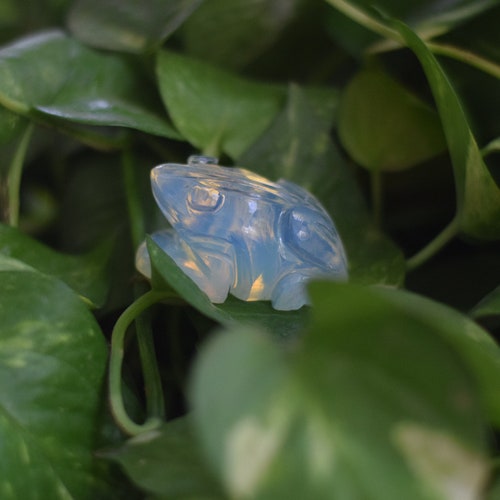 Handcarved Opal stone FROG Figure,good luck charm 2024 home decor perfect present gift