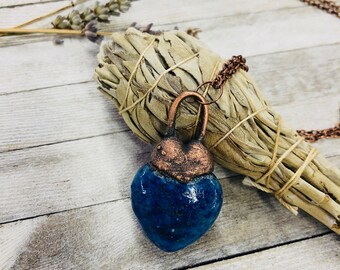 Electroformed crystal Heart / Lapis crystal / Lapis / Copper jewelry / Crystal Pendant / Boho style / Heart necklace / Crystal